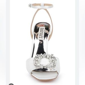 Badgley Mischka Nixie White Peep Toe Heels